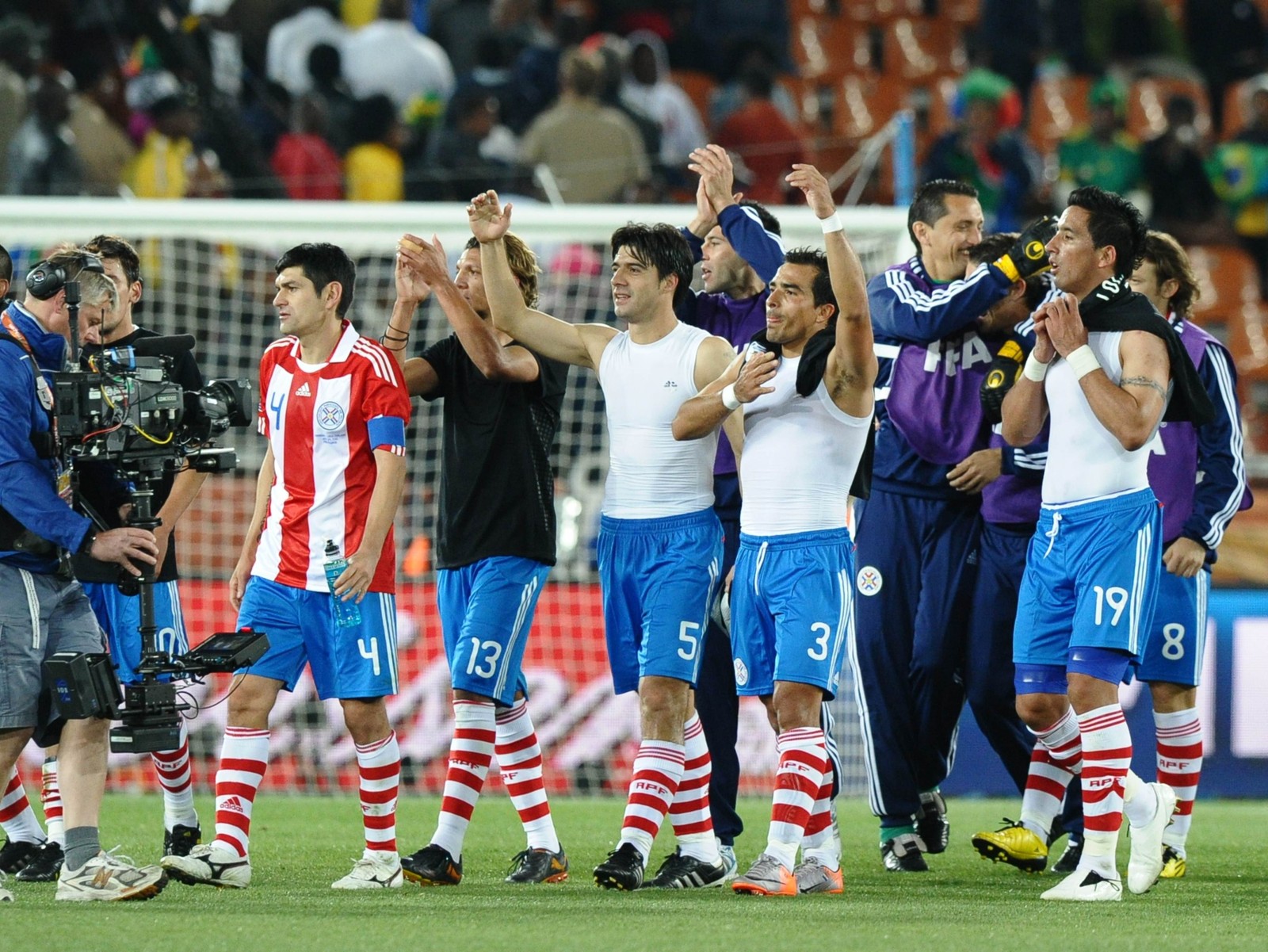 Em 2010, o Paraguai avançou como primeiro colocado em um grupo que tinha a Itália, e deu trabalho à Espanha nas quartas de final — Foto: Vincenzo Pinto/AFP