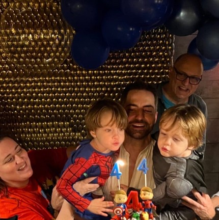Gael e Romeu comemoram 4 anos com festa de aniversário com tema de super-heróis — Foto: Reprodução: Instagram