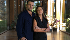 Adriana Esteves surge com Rodrigo Lombardi em 1ª imagem como vilã de novela das 21h