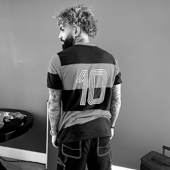 Já eternizado na história rubro-negra, Gabigol será o camisa 10 do Flamengo a partir de 2023 — Foto: Agência O Globo