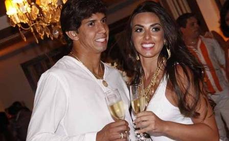 Jogador já namorou a modelo e ex-panicat Nicole Bahls, em 2013 — Foto: Divulgação