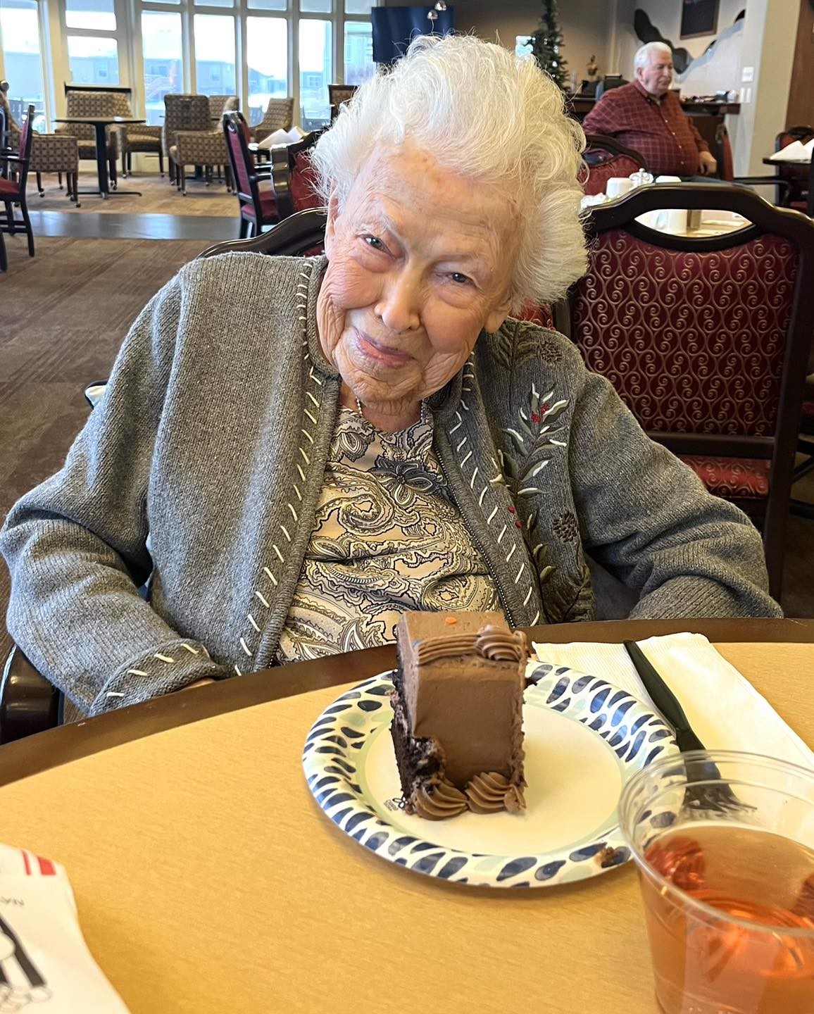 Jean comemora o seu aniversário de 102 anos — Foto: Elk Ridge Village Senior Living