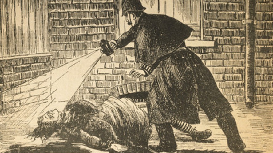 Ilustração no Museu de Londres reproduz imagem de policial encontrando vítima de 'Jack, o Estripador'; britânica afirma, em livro, ter descoberto identidade de criminoso