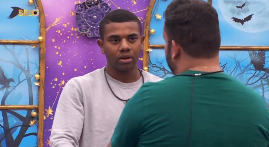 Davi se desculpa com Michel, no 'BBB 24', após fala homofóbica