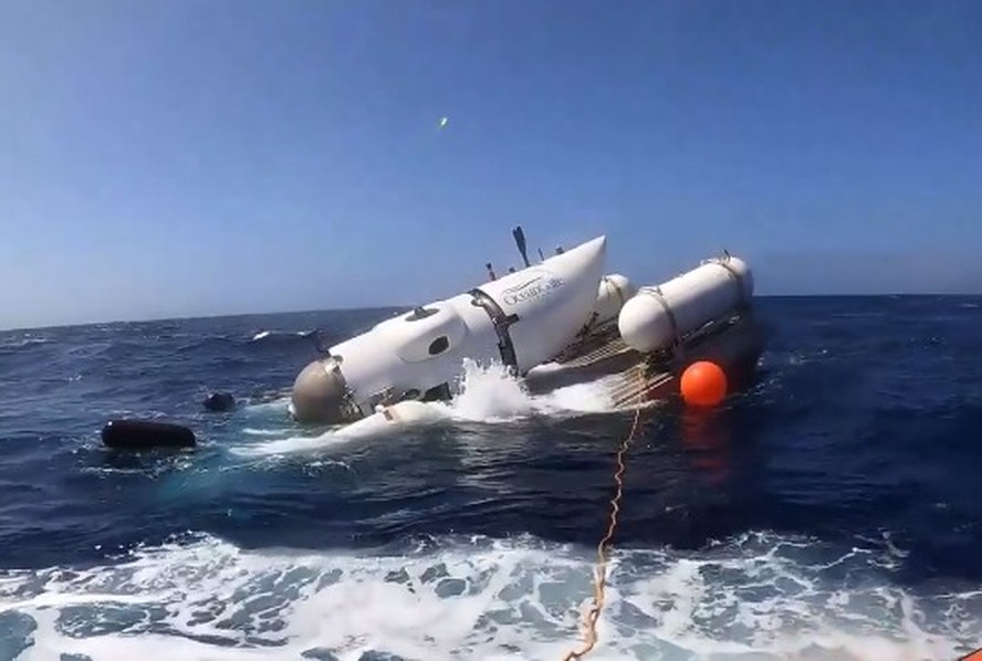 Submarino desaparecido da OceanGate leva turistas aos destroços do Titanic