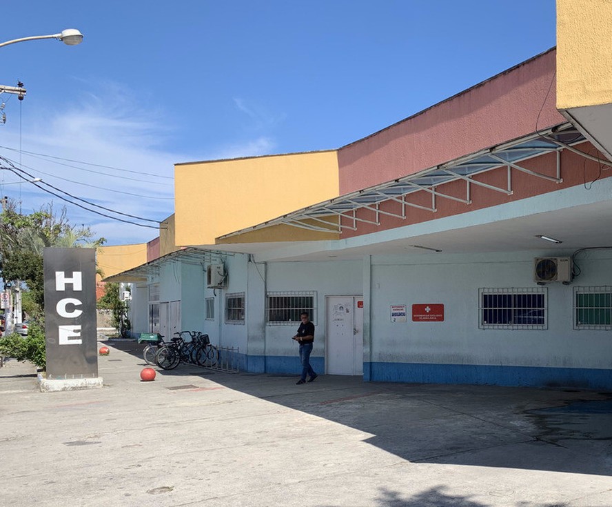 Hospital Central de Emergência (HCE), em Cabo Frio, onde a jovem segue internada