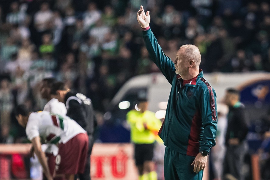 Mano Menezes durante Juventude x Fluminense