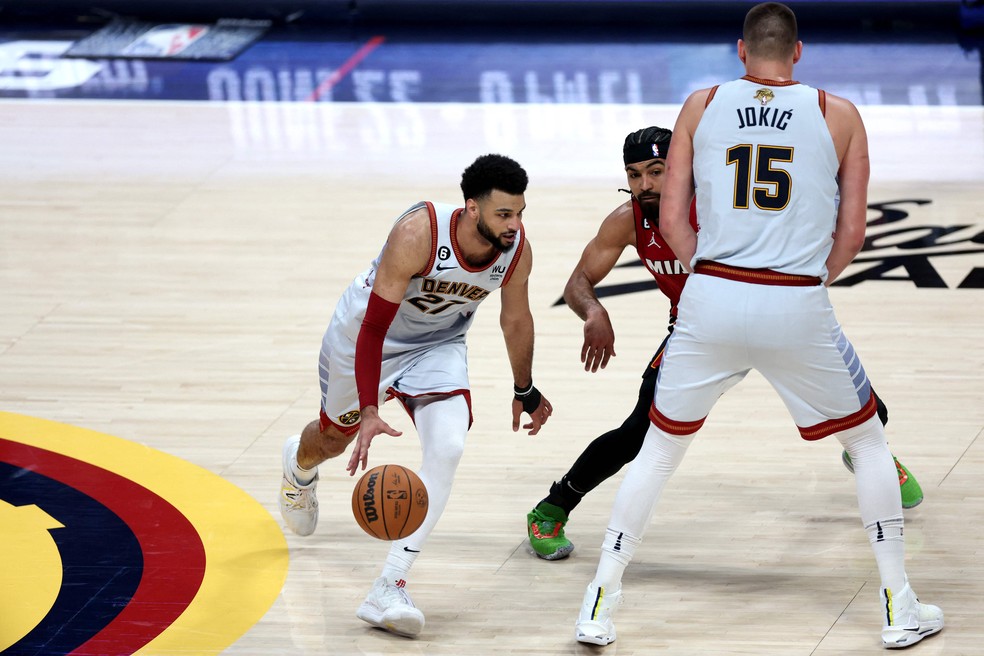 Murray e Jokic têm contratos garantidos nos Nuggets — Foto: Matthew Stockman/Getty Images/AFP