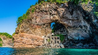 O ecoresort Moonhole, em Bequia — Foto: TripAdvidor/Reprodução