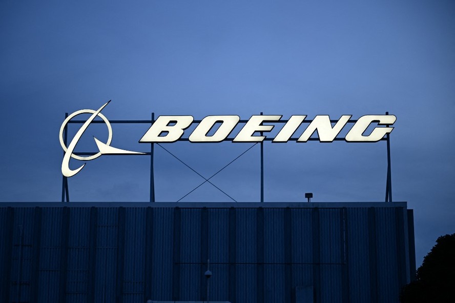 Agência americana ordena que Boeing inspecione máscaras de oxigênio de 2.600 aviões