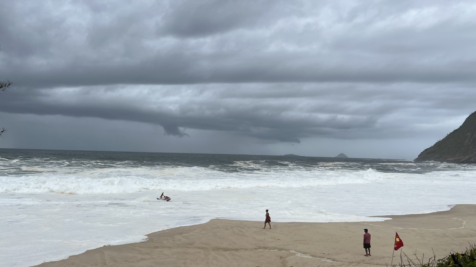 Praia de Itacoatiara, em Niterói — Foto: Ana Branco