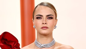 Cara Delevingne revela que ficou bêbada pela 1ª vez aos 8 anos e cita 'divisor de águas' para tratar vício