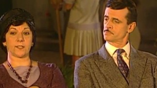 Jandira Martini e Marcos Caruso, como Dona Genu e Seu Virgulino, em Éramos Seis — Foto: Reprodução/SBT