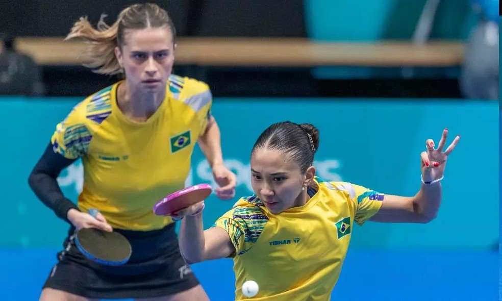 As irmãs brasileiras Giulia e Bruna Takahashi — Foto: Reprodução