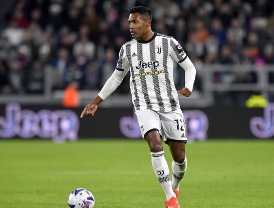 Alex Sandro, na Juventus, ganha 11,1 milhões de euros (R$ 59,3 milhões)