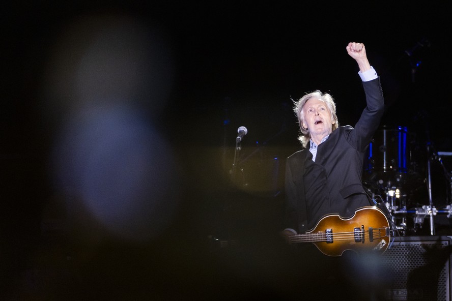 Paul McCartney no primeiro dos três shows da 'Got back Tour' que fez em São Paulo