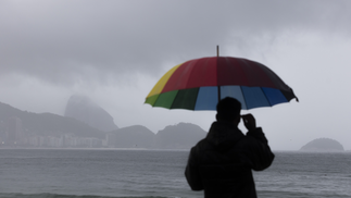Dia frio e com chuva no Rio de Janeiro — Foto: Márcia Foletto