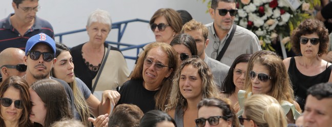 Velório e sepultamento de Rodrigo Marinho Crespo, no Cemitério São João Batista, em Botafogo — Foto: Fabio Rossi / Agência O Globo