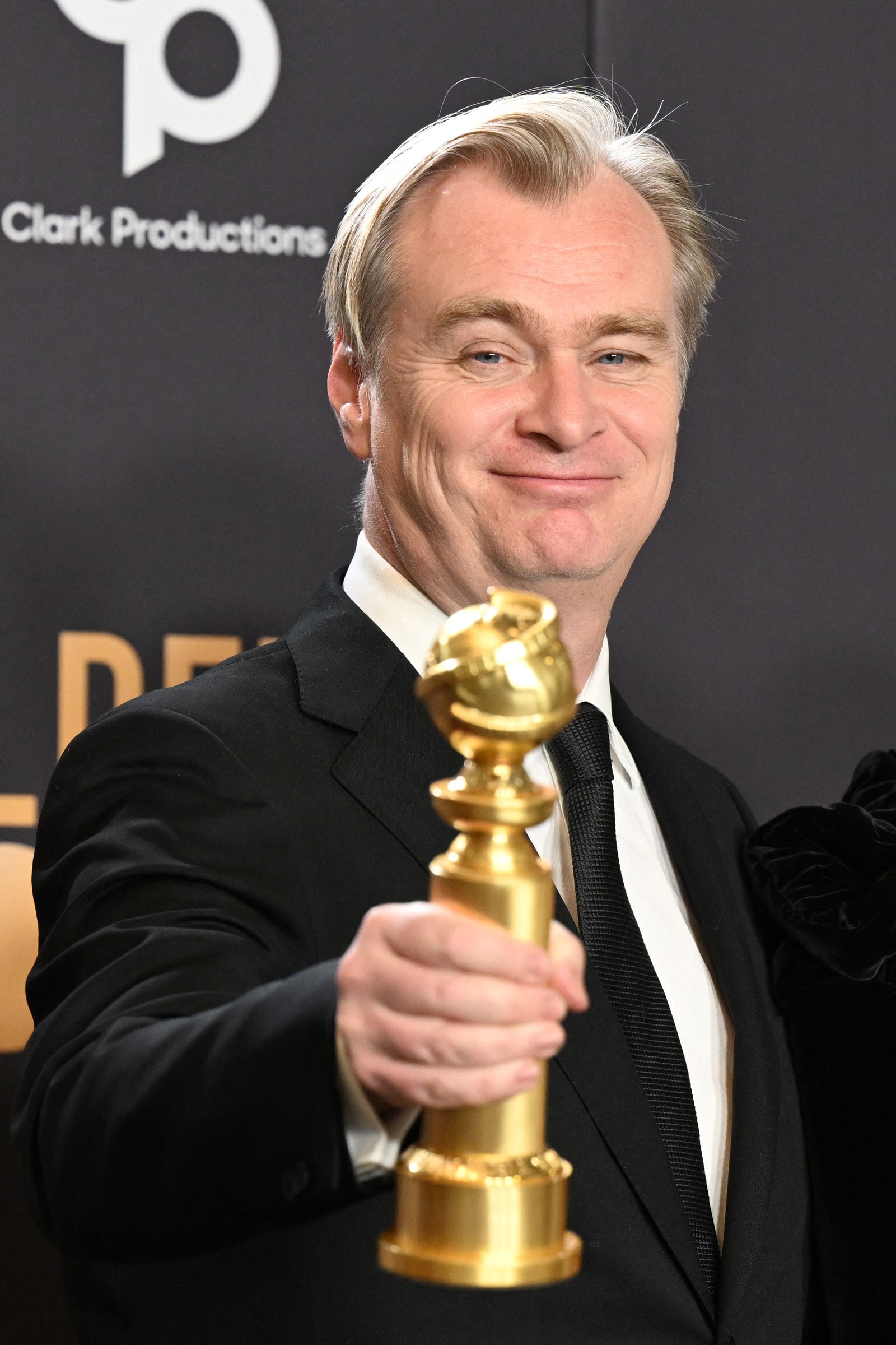Christopher Nolan conquistou o Globo de Ouro de melhor direção — Foto: Robyn BECK / AFP