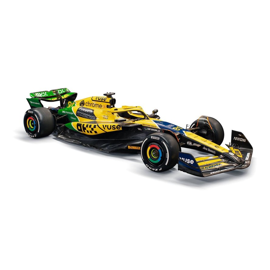 McLaren com a pintura em homenagem a Ayrton Senna