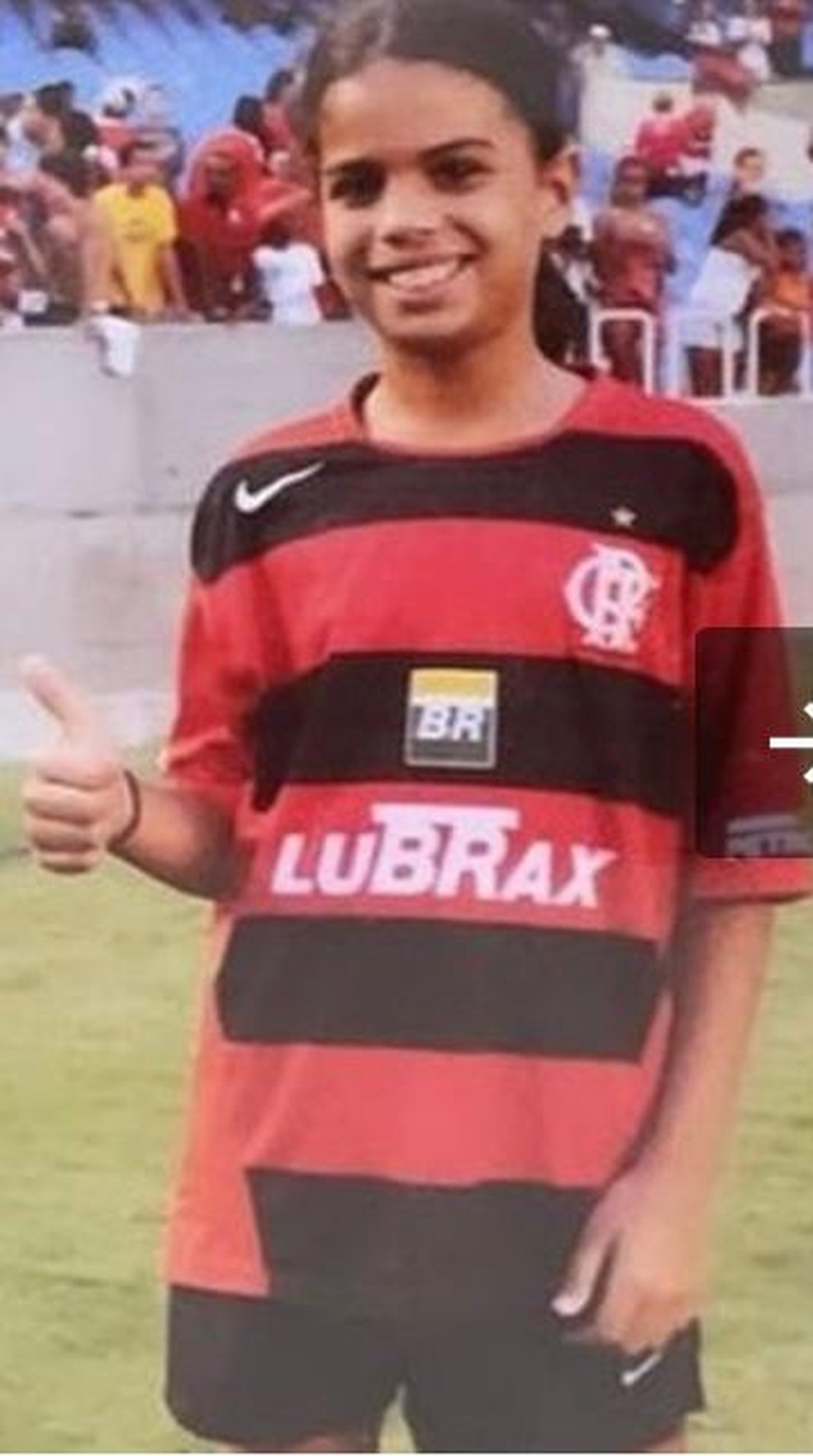 Clara Buarque era apaixonada por futebol quando criança e ganhou o apelido de 'Ronaldinha' — Foto: Reprodução 