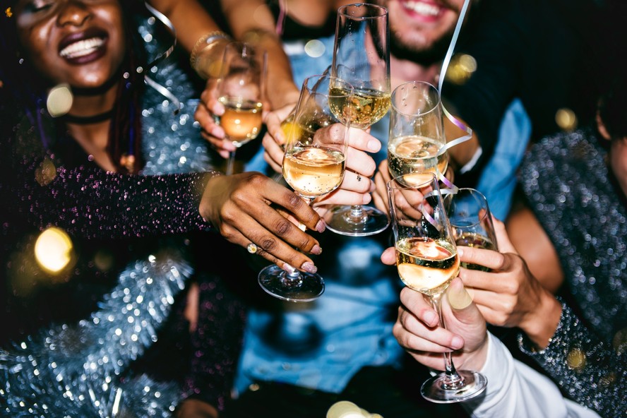 Beber muito em um curto intervalo de tempo aumenta risco de doenças do fígado