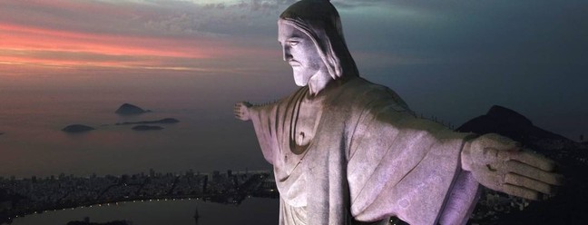 O Cristo Redentor está situado no Parque Nacional da Tijuca, a 710 metros do nível do mar  — Foto: Custódio Coimbra / Agência O Globo