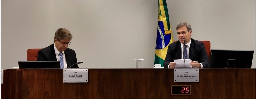 O ministro André Mendonça comanda audiência sobre acordos de leniência no STF