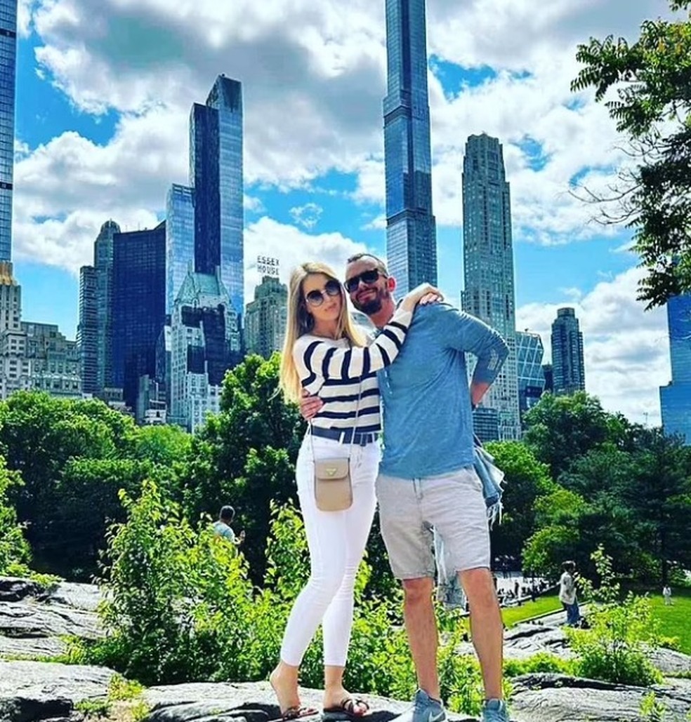 A russa-canadense Kristina Puzyreva e o namorado em Nova York — Foto: Reprodução