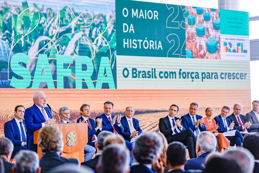 Lula discursa diante de autoridades no lançamento do Plano Safra de 2023