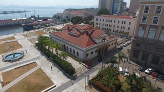 Casa França-Brasil. Em 1990, por iniciativa de Darcy Ribeiro, foi inaugurada como Centro Cultural. O prédio, inaugurado em 1820, foi concebido como a Primeira Praça do Comércio da Cidade do Rio de Janeiro. — Foto: Divulgação