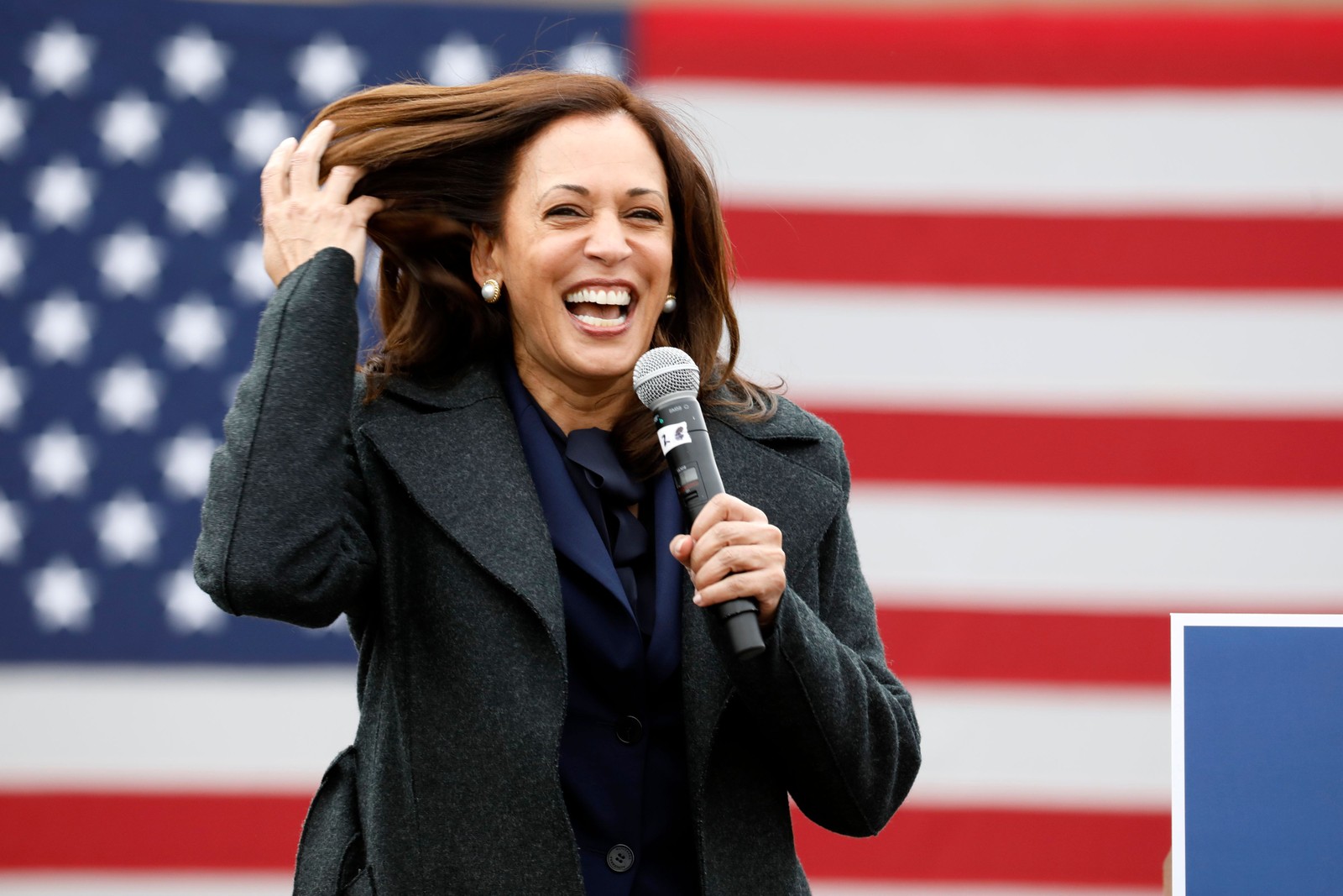 Carismática, Kamala Harris fala em um evento de campanha em Detroit, Michigan, em 25 de outubroAFP