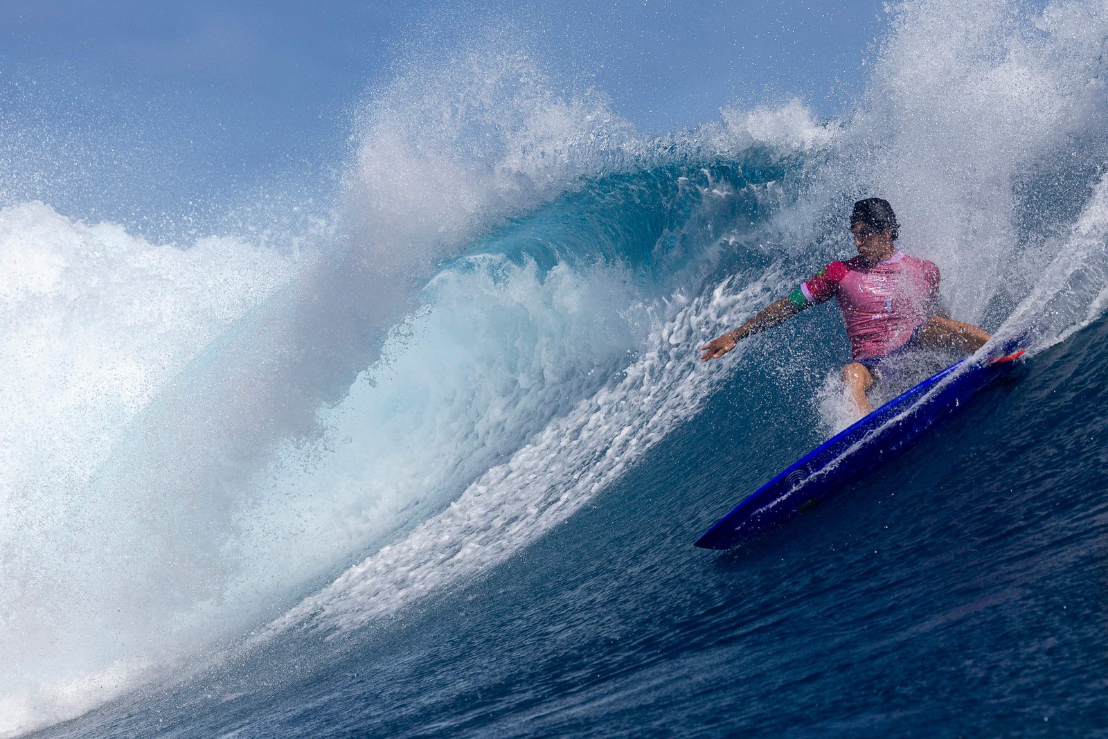 Gabriel Medina superou Chumbinho nas quartas de final — Foto: Ed SLOANE / AFP