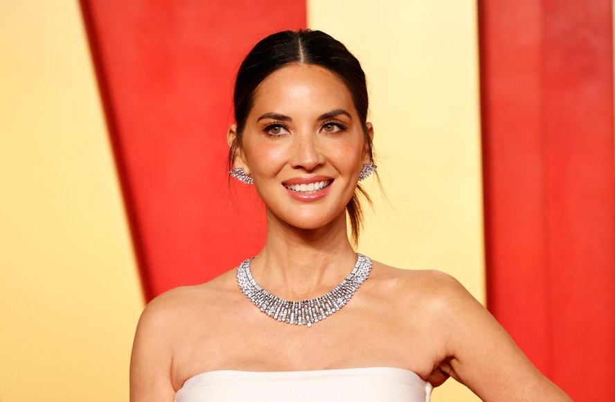 Olivia Munn marcou presença na festa da revista Vanity Fair, após o Oscar 2024