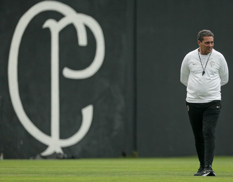 Vanderlei Luxemburgo teve uma acusação de assédio resgatada pela torcida do Corinthians após ser anunciado pelo clube