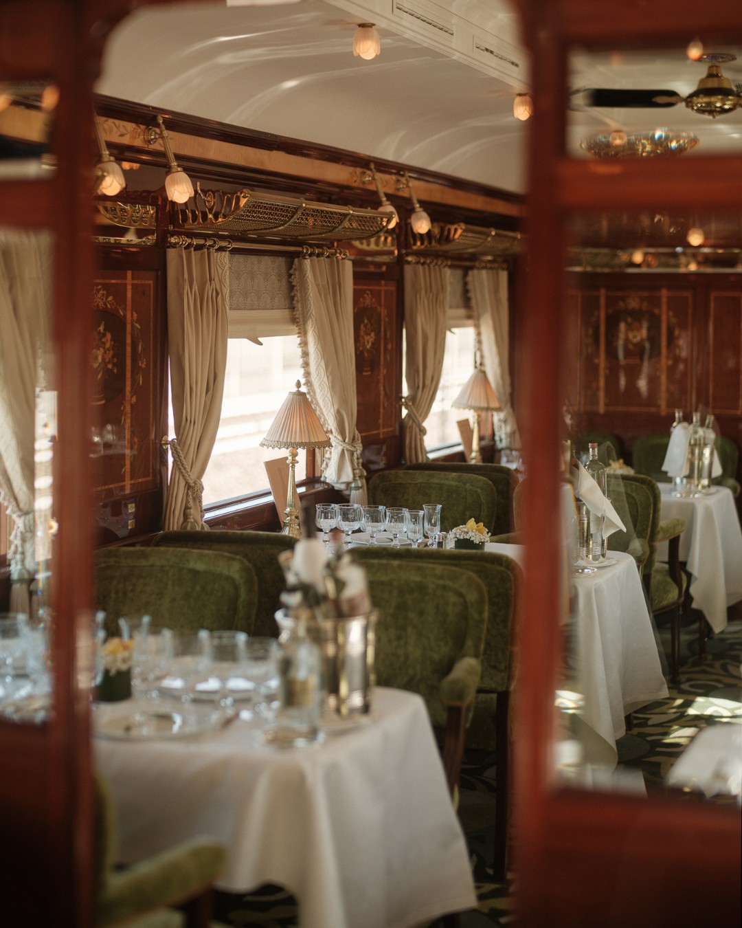 Já o Venice Simplon-Orient Express tem como objetivo transportar o passageiro 'de volta no tempo' — Foto: Divulgação