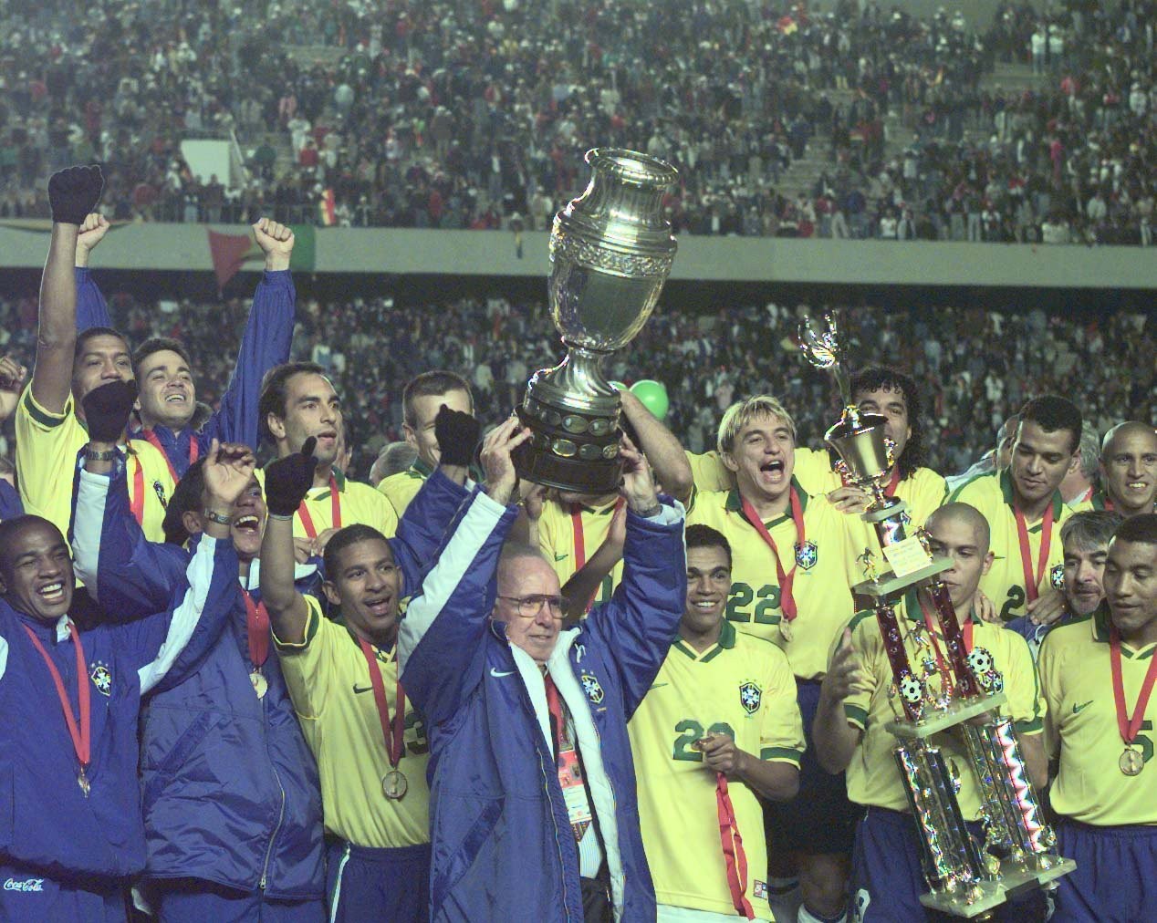 Brasil ganhou a Copa América de 1997, na Bolívia, com Zagallo no comando — Foto: Ivo Gonzalez/Agência O Globo