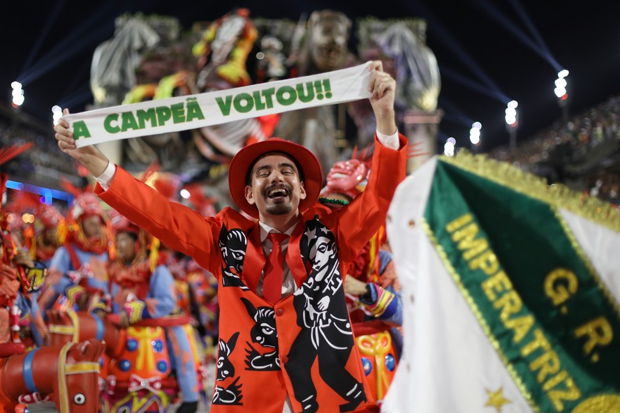 Imperatriz Leopoldinense durante o Desfile das Campeãs no Carnaval de 2023