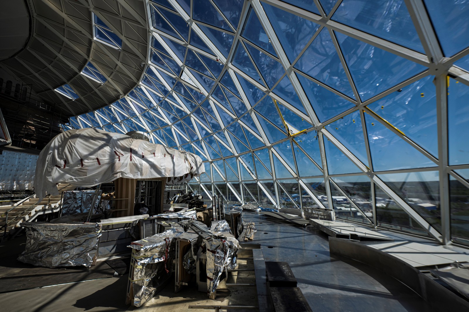 Icon of the Seas tem proa feita em cristal — Foto: Jonathan NACKSTRAND / AFP