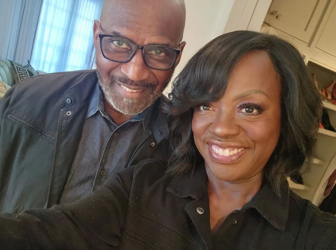 Viola Davis e o ator Julius Tennon se casaram em 2003. Atualmente, ela tem o hábito de usa apenas o anel de noivado — Foto: Reprodução/Instagram