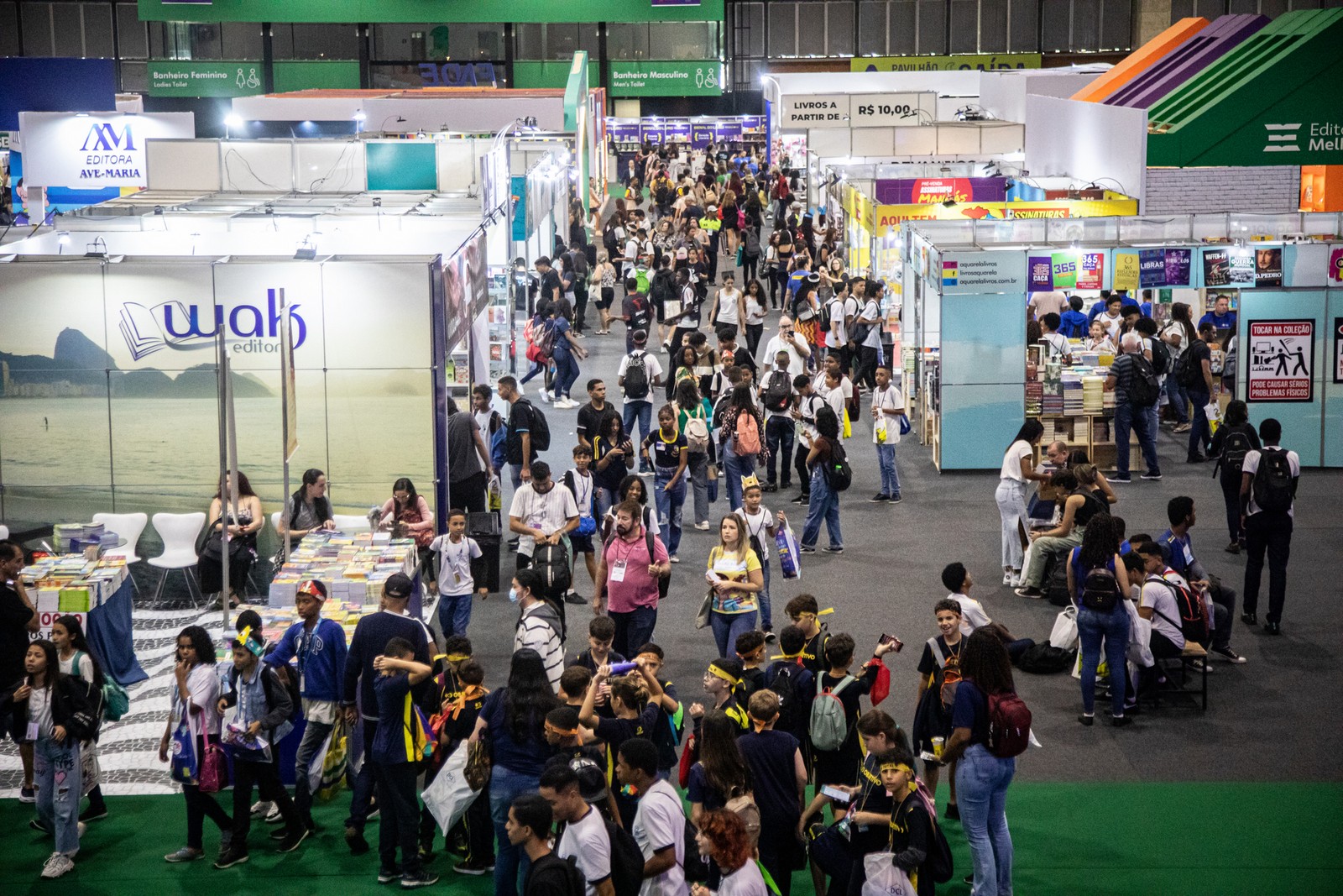 Stands da Bienal do Livro celebra 40 anos — Foto: Hermes de Paula/Agência O Globo