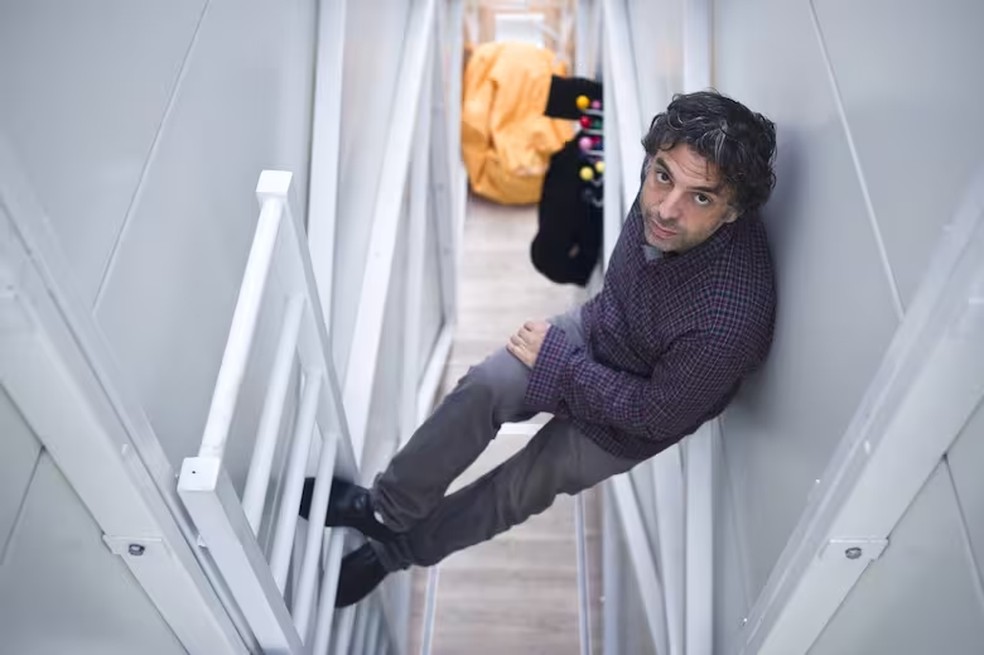 A casa leva o nome do escrito e diretor de cinema israelense Etgar Keret, primeiro inquilino — Foto: Divulgação