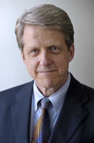 Robert Shiller (2013; EUA) - O professor de Yale, que dividiu o prêmio com outros dois economistas, foi laureado por seu trabalho em finanças comportamentais, sobre a influência da psicologia nas decisões econômicas. Antecipou o estouro da bolha imobiliária nos EUA. Dá nome a um índice de preços de imóveis, o S&P/Case-Shiller. — Foto: Peter Foley/Bloomberg