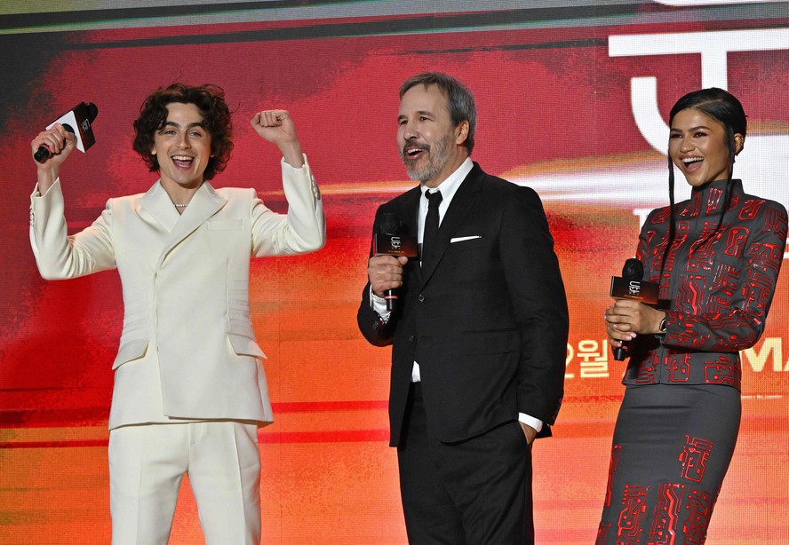 Timothée Chalamet, Denis Villeneuve e Zendaya no tapete vermelho de 'Duna: Parte Dois' em Seul, na última quinta-feira (22)