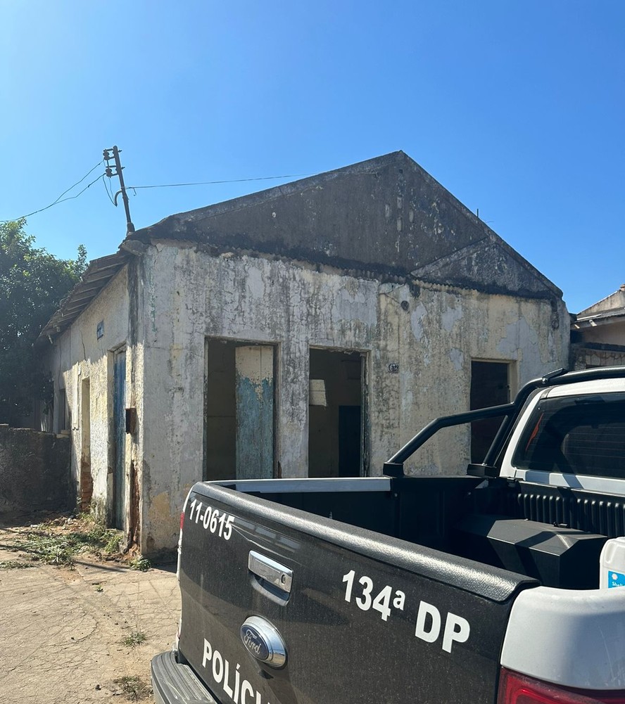 Casa abandonada onde meninos foram torturados e agredidos