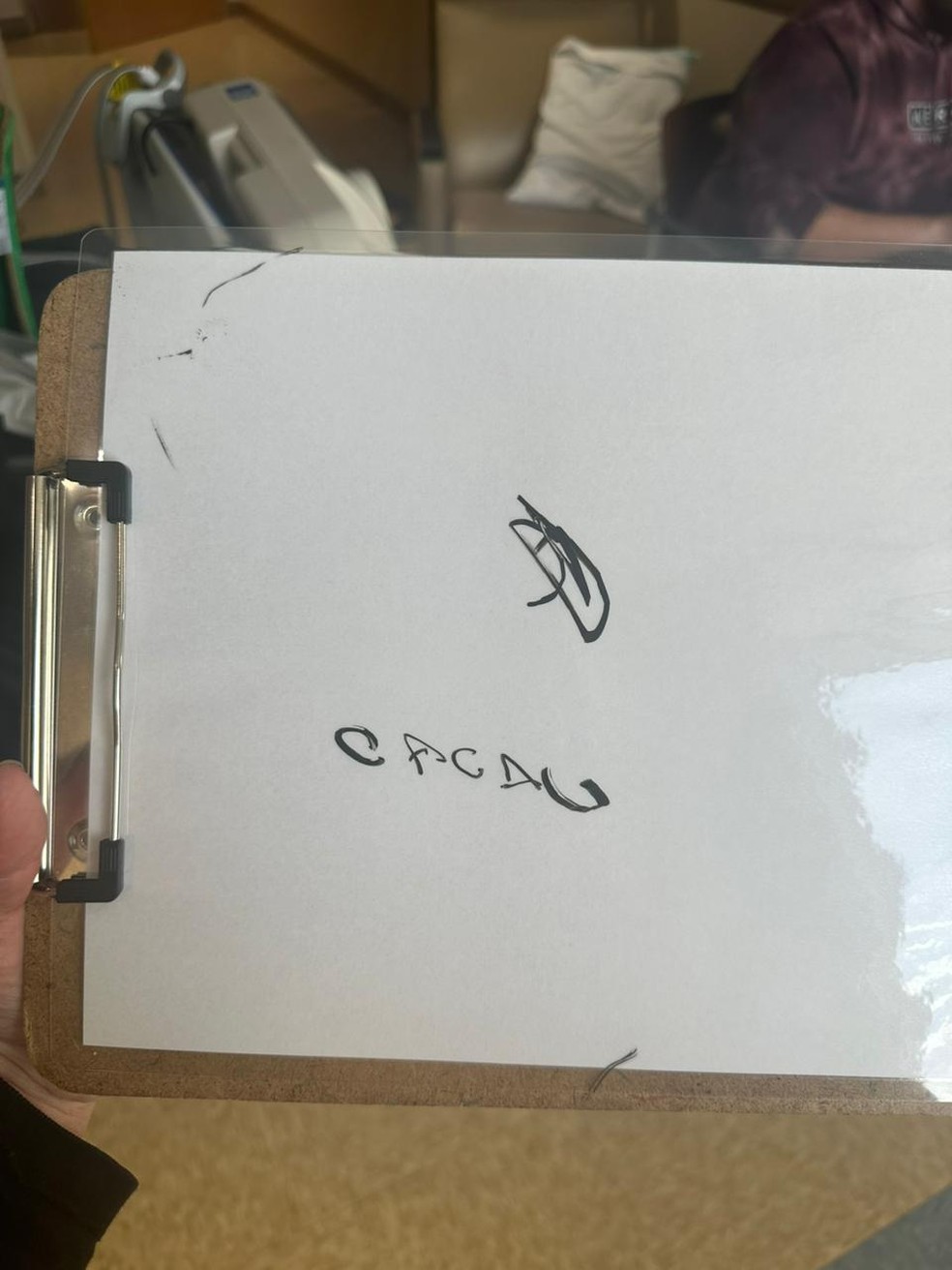Após quase dois meses de internação, a intercambista conseguiu voltar a escrever o primeiro nome sozinha em letras maiúsculas — Foto: Arquivo pessoal