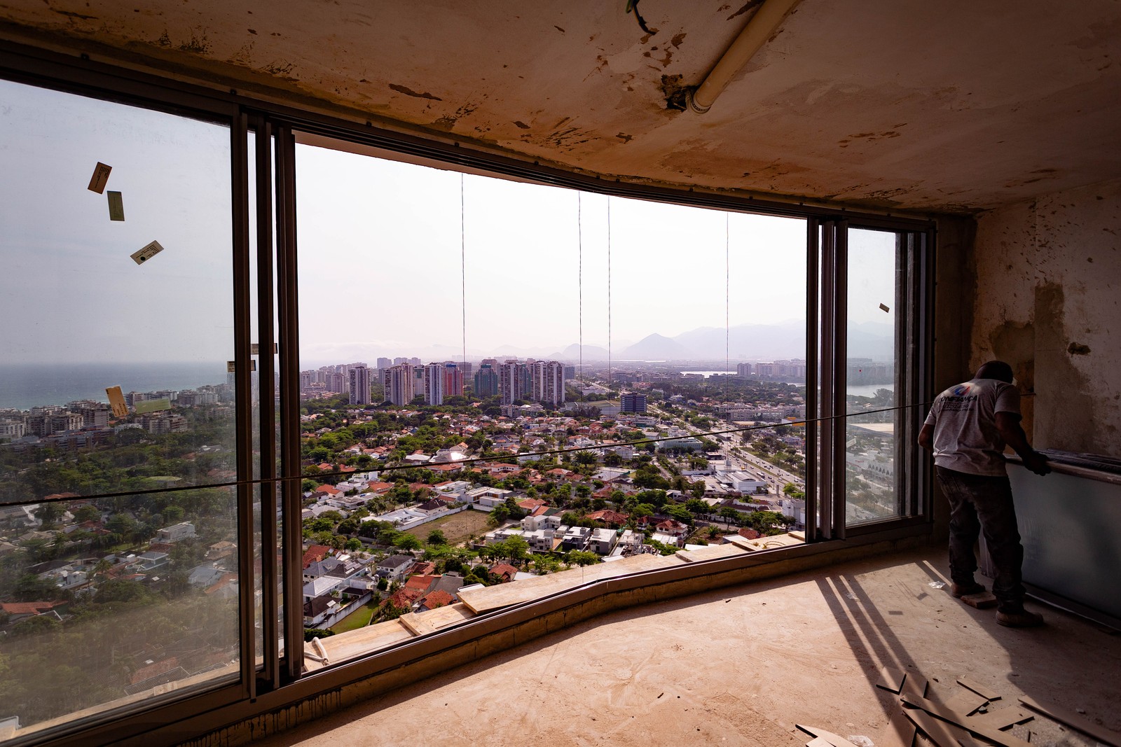 Os estúdios do futuro Niemeyer 360º, na Barra da Tijuca, custarão entre R$ 16 mil e R$ 21 mil o metro quadrado — Foto: Roberto Moreyra / Agência O Globo