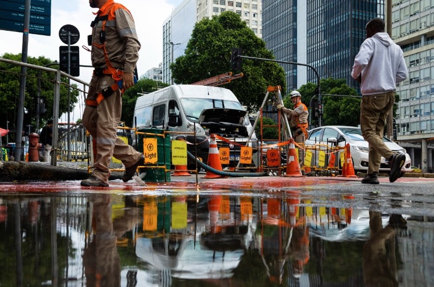 Aneel aprova aumento de 4,05% em contas da Light para consumidores residenciais