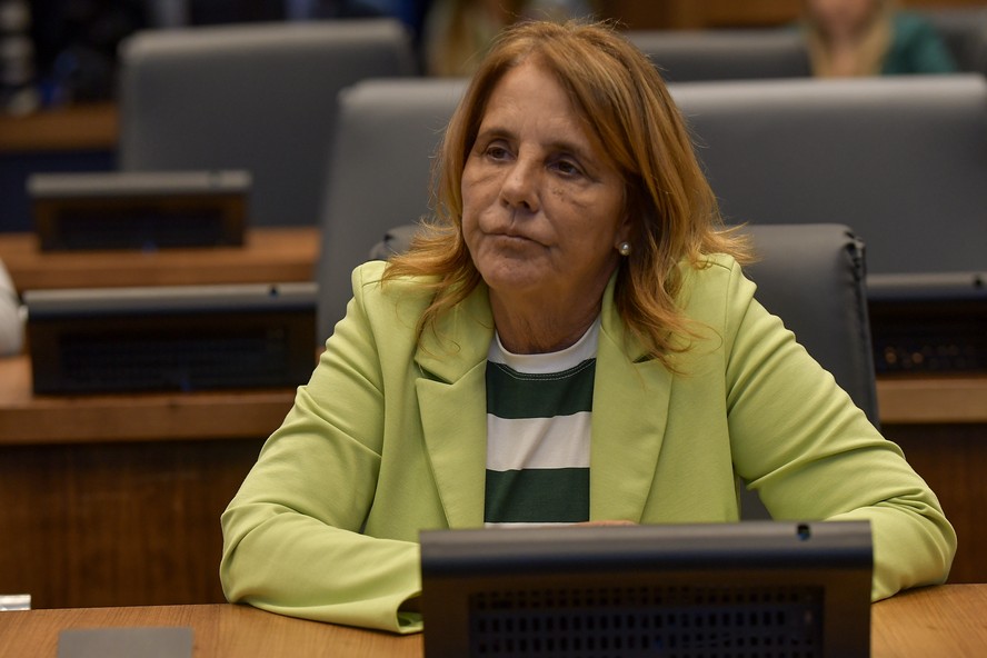 A deputada Lucinha (PSD) no plenário da Alerj