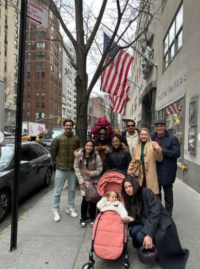 Edson Celulari reunido com amigos e familiares em Nova York — Foto: Reprodução/Instagram